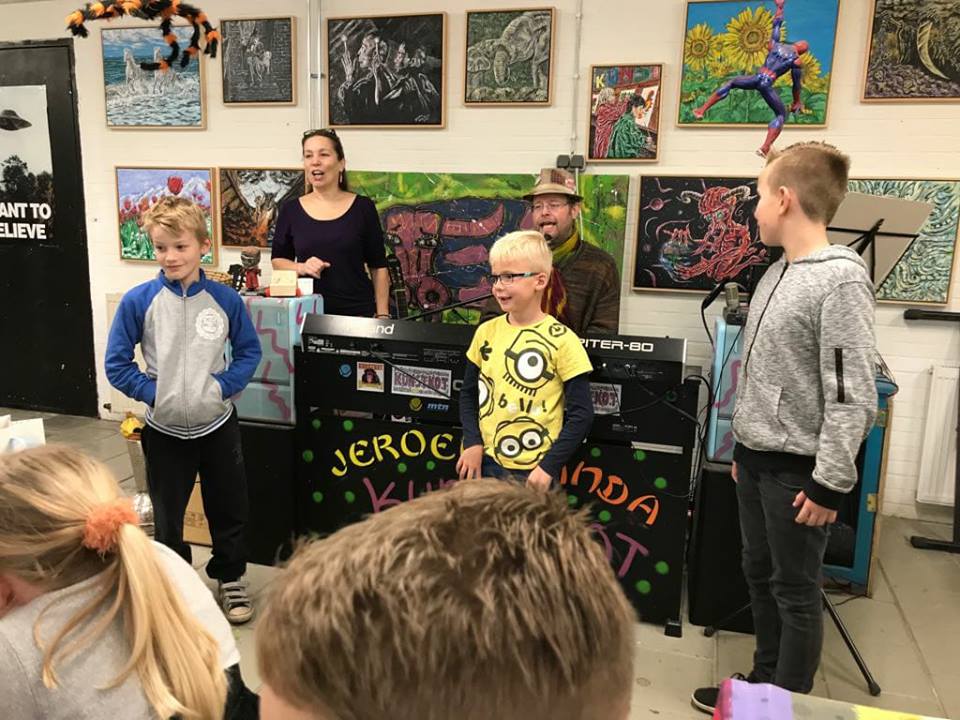 Kinderfeestjes, Creatieve workshops, bedrijfsuitjes, schoolreisjes, schoolreisje, tekenles, schilderles, tekencursus, graffiti spuiten, nerf schieten, bowlen, kinderspeelplaats, indoor, outdoor, attractiepark, speeltuin, pretpark, schildercursus, schilderscursus, voor kinderen, kinderuitje, voor volwassenen, het leukste dagje uit, voor het hele gezin, kinderfeestje, kinderfeestjes, verjaardagsfeestje, het leukste kinderfeestje, kinderpartijtje, Groningen, Veendam, Scheemda, Delfzijl, Haren, Leek, Roden, Drenthe, Friesland, Zuidlaren, Zuidbroek, Noordbroek, Winschoten, Hoogezand, Appingedam, Muntendam, Wildervank, Oude Pekela, Nieuwe Pekela, Slochteren, Coevorden, voor alle leeftijden, 4 jaar, 5 jaar, 6 jaar, 7 jaar, 8 jaar, 9 jaar, 10 jaar, 11 jaar, 12 jaar