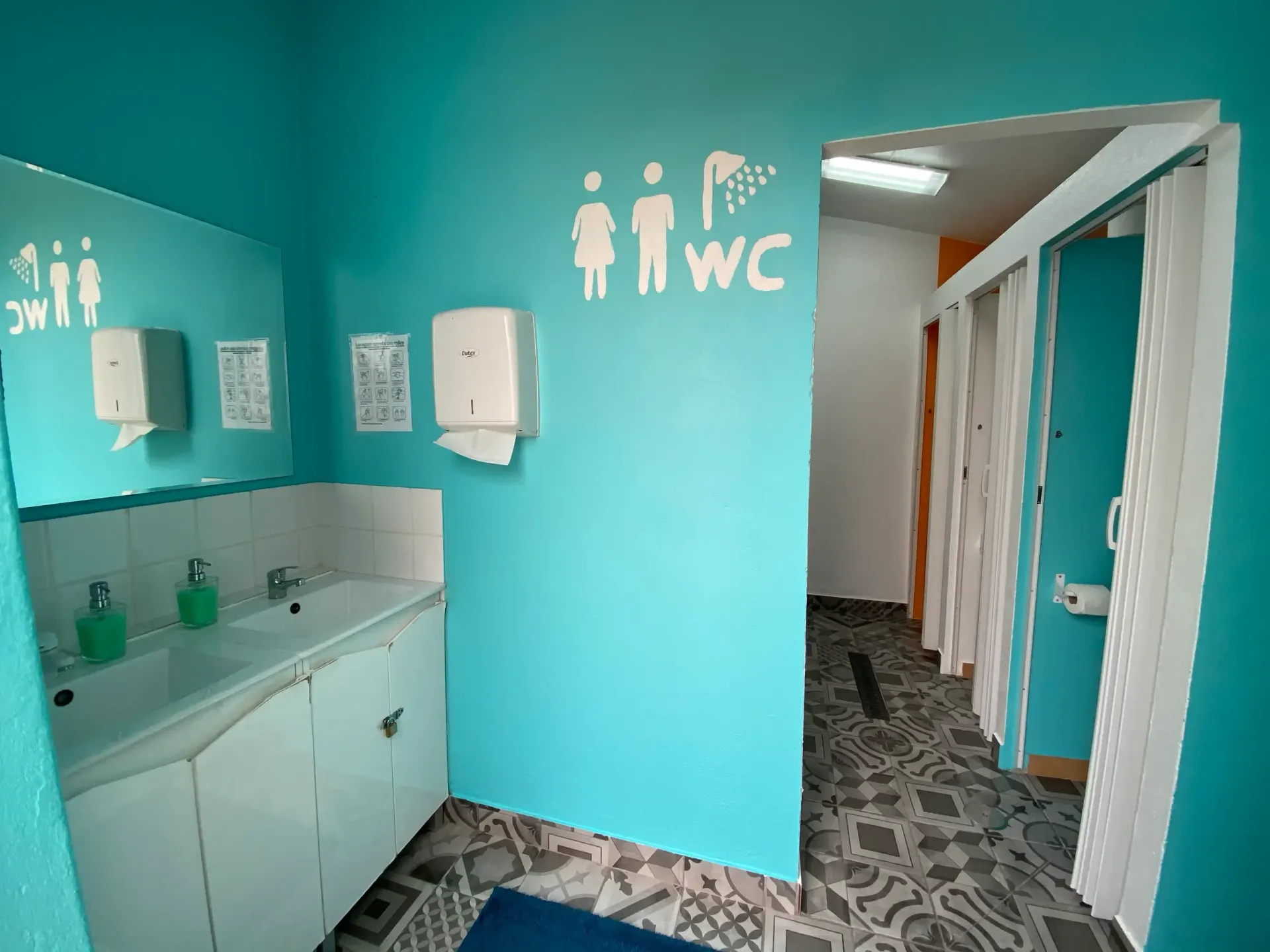 Orange Terrace Hostel bathrooms
