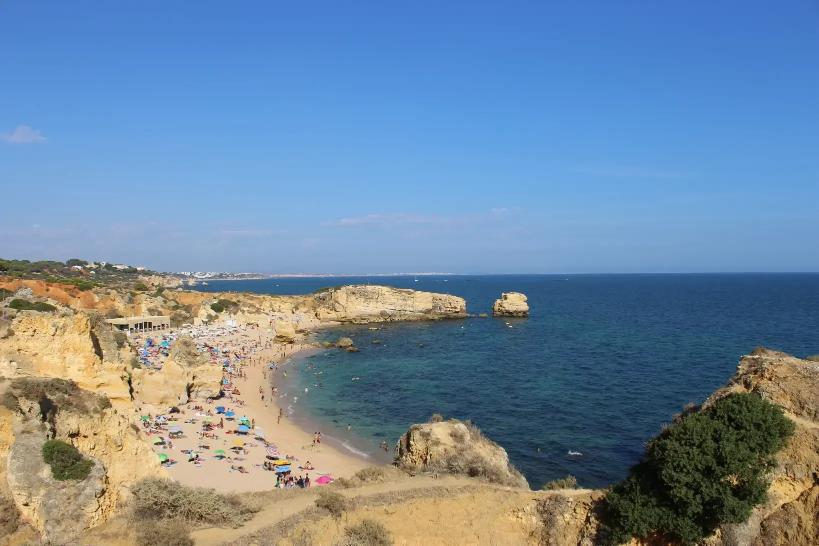 Orange Terrace Hostel sorrounding beach