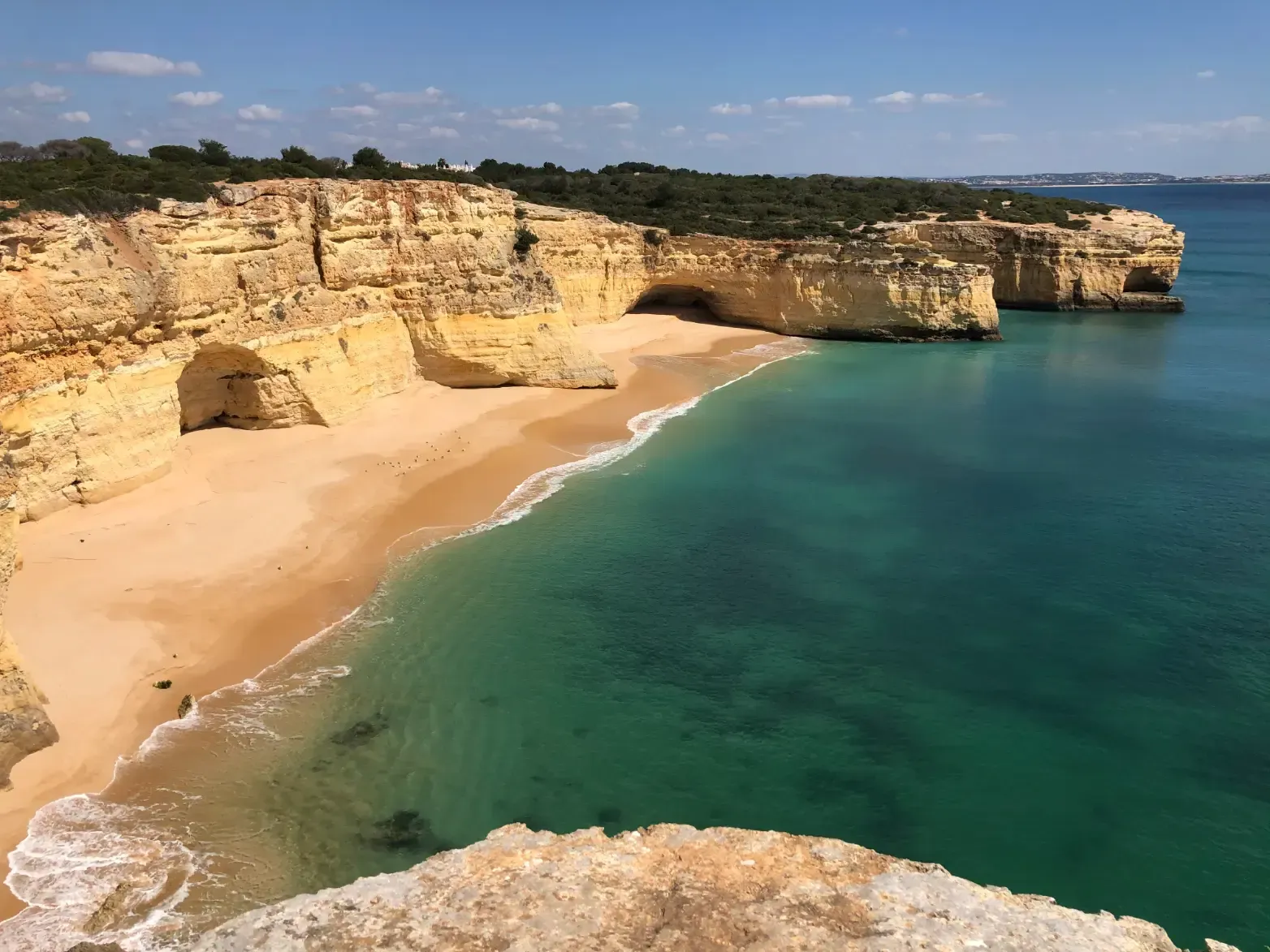 Orange Terrace Hostel sorrounding beach