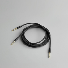 Fabricação de cabo injetado sob medida