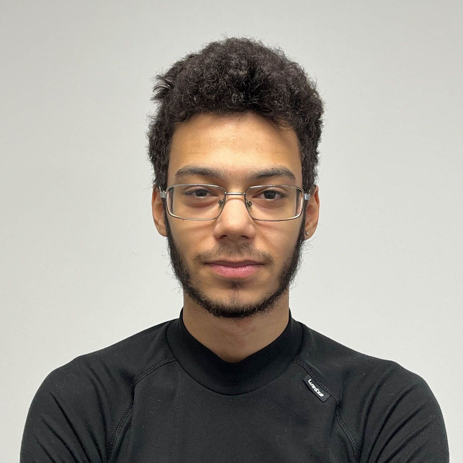 A headshot of Joel Dyer