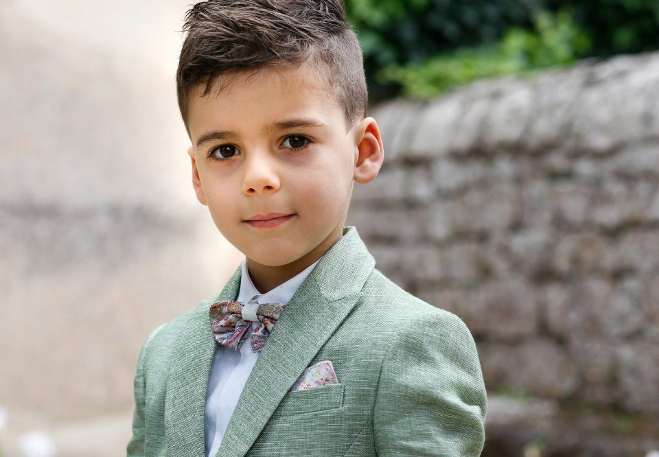 abito chiaro bambino