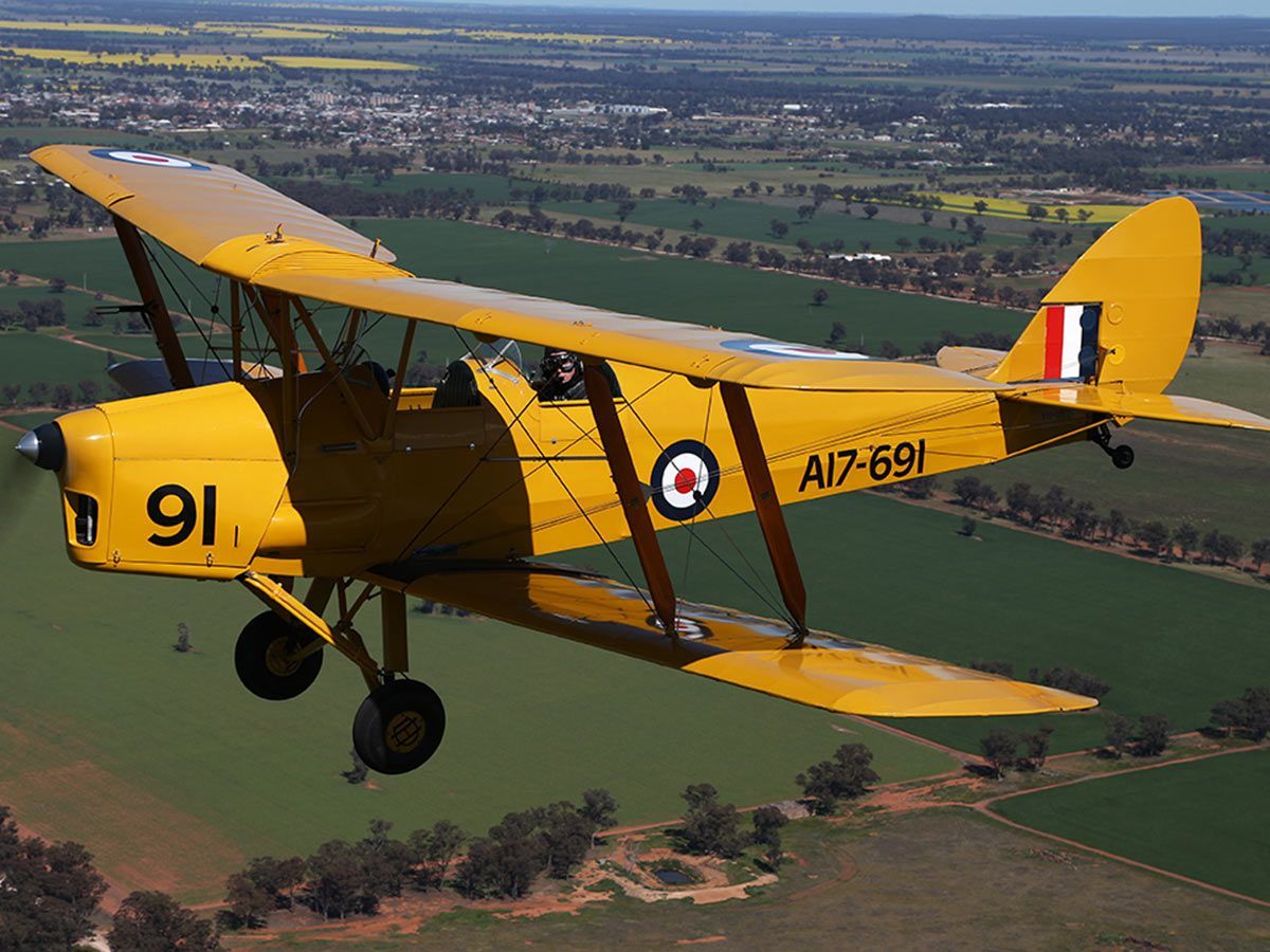 DH-82A TIGER MOTH