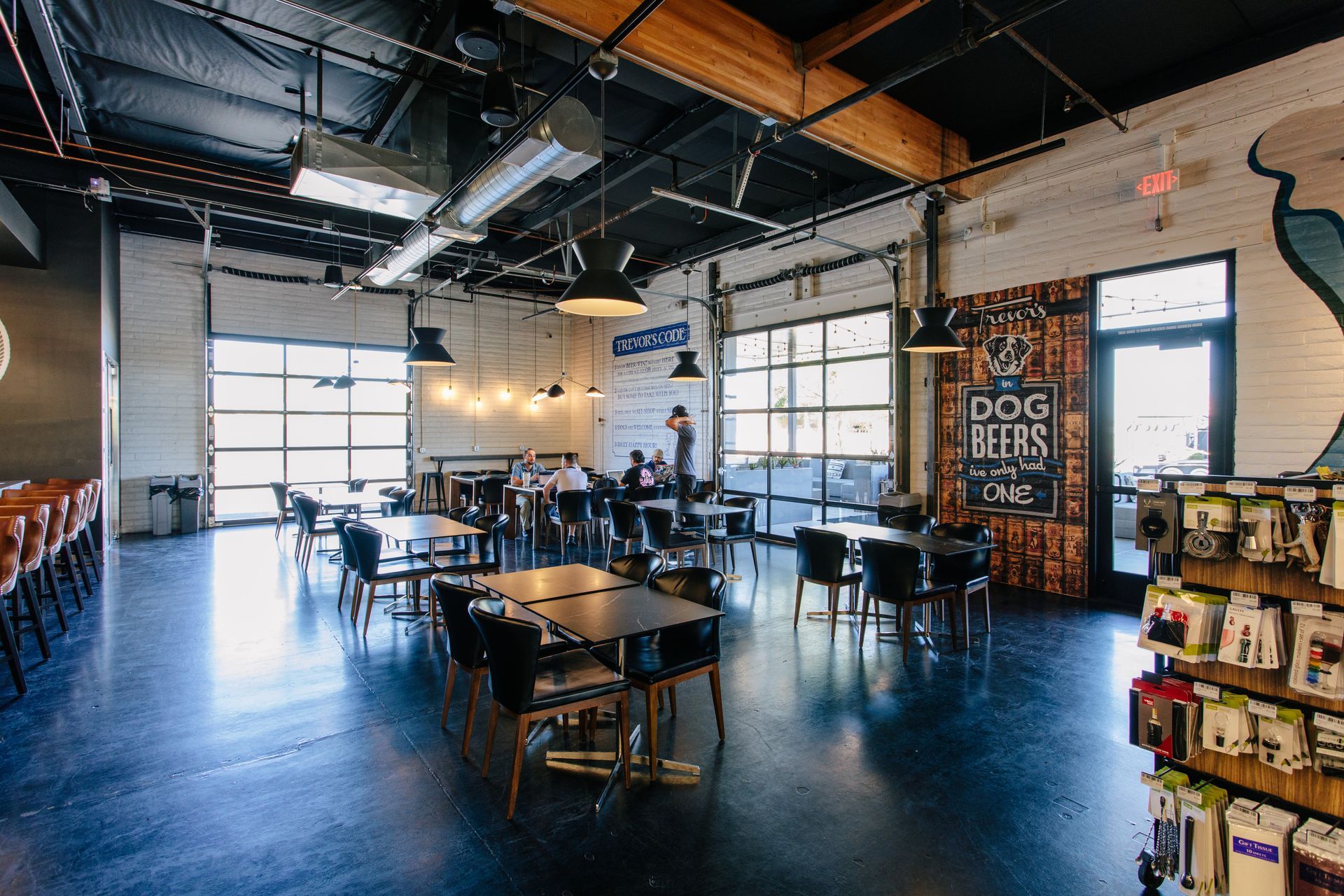 Trevor's Liquor - Photo 6
