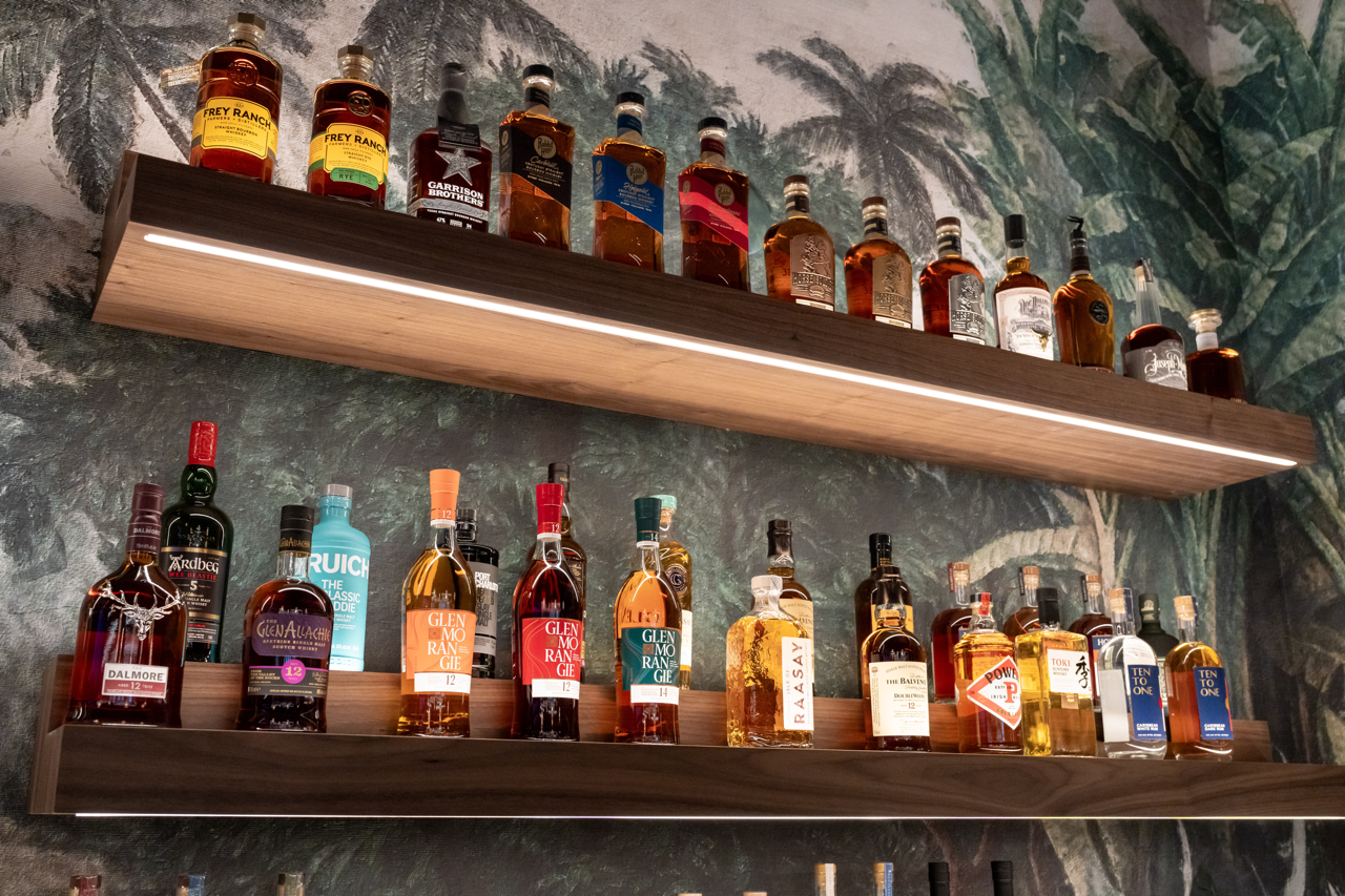 Trevor’s Liquor Paradise Valley Bar Photo