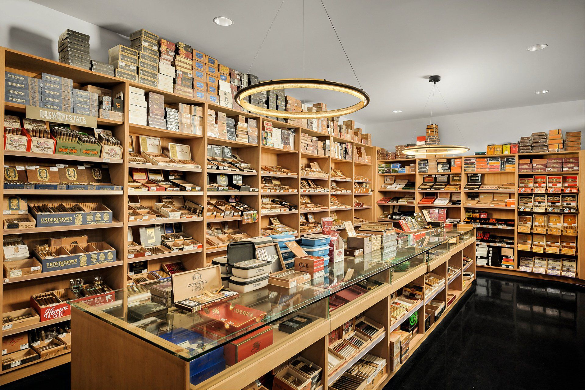 Trevor's Liquor - Photo 3