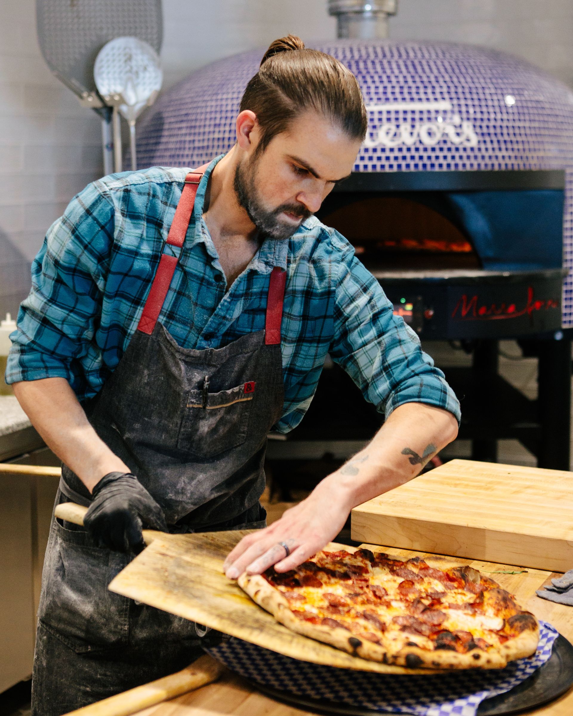Best brick oven Pizza North Scottsdale Trevor's liquor store