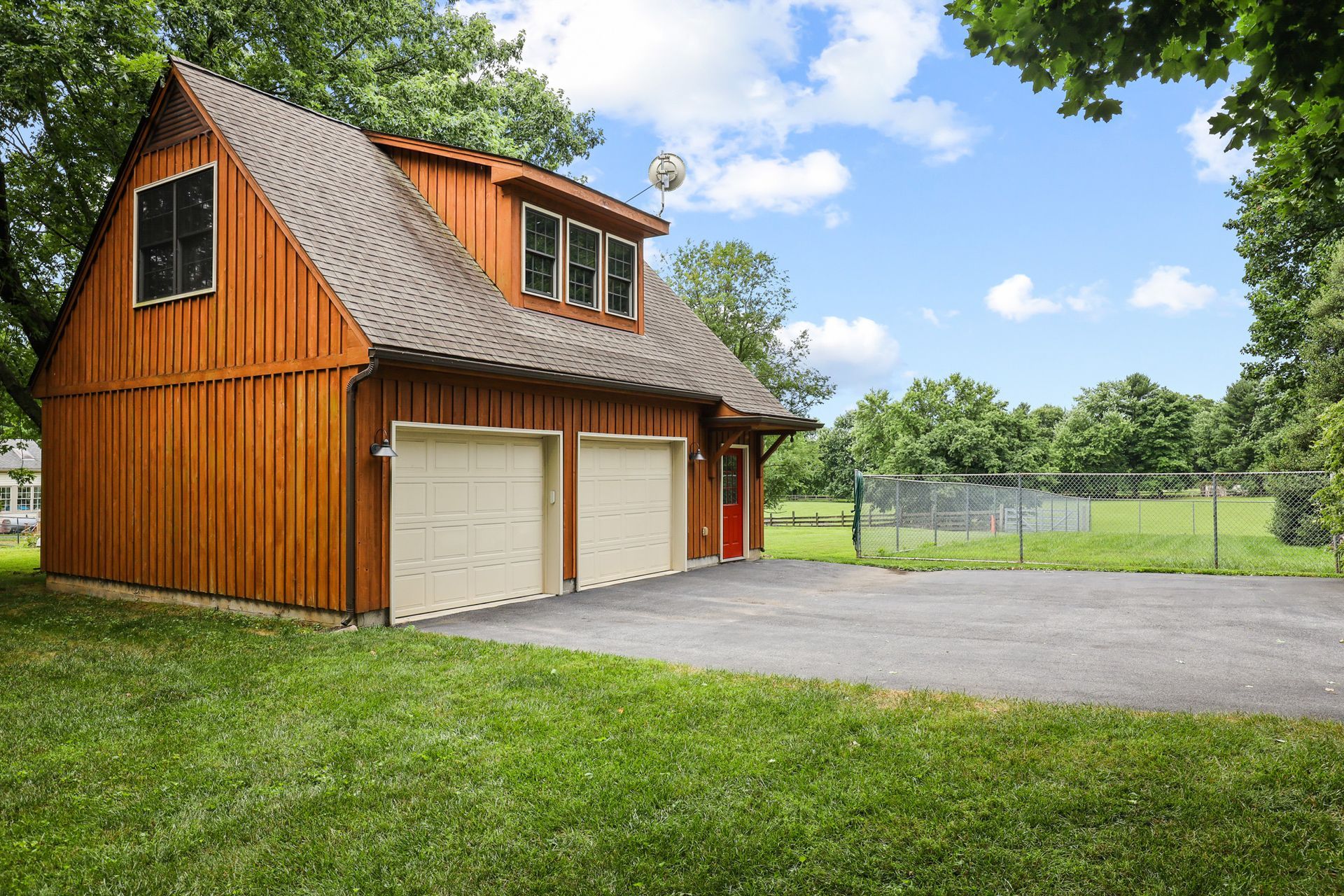 Mt. Airy farm house photoshoot with Hometrack