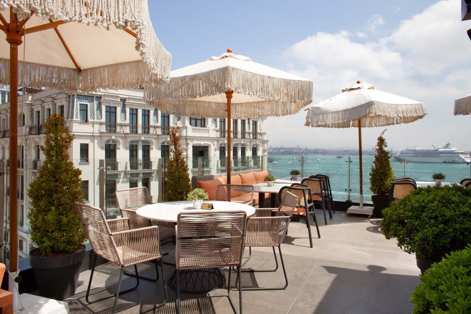 The Wings Hotel Istanbul, Roof