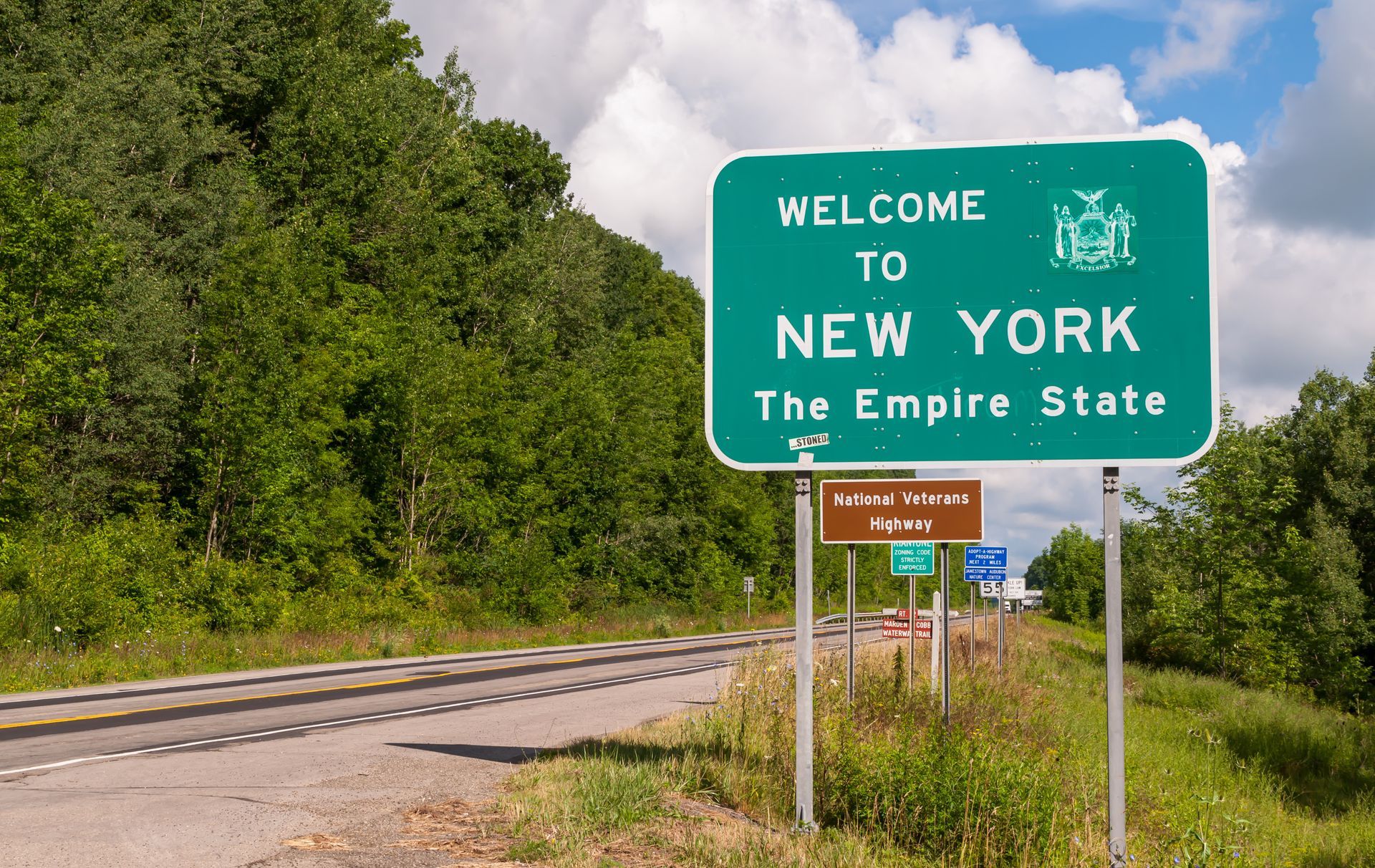 Welcome sign to New York,