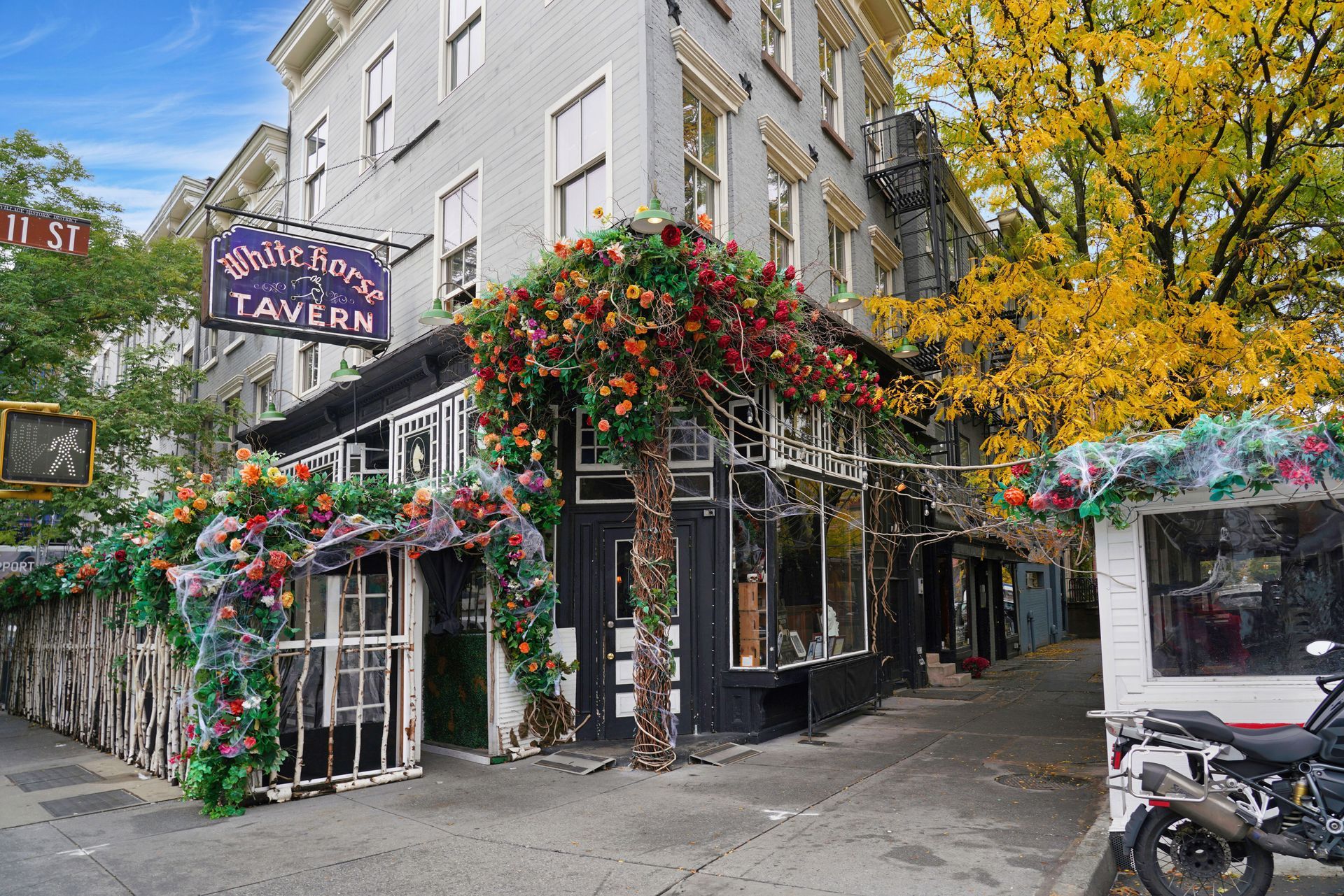 A building with a sign that says tavern on it