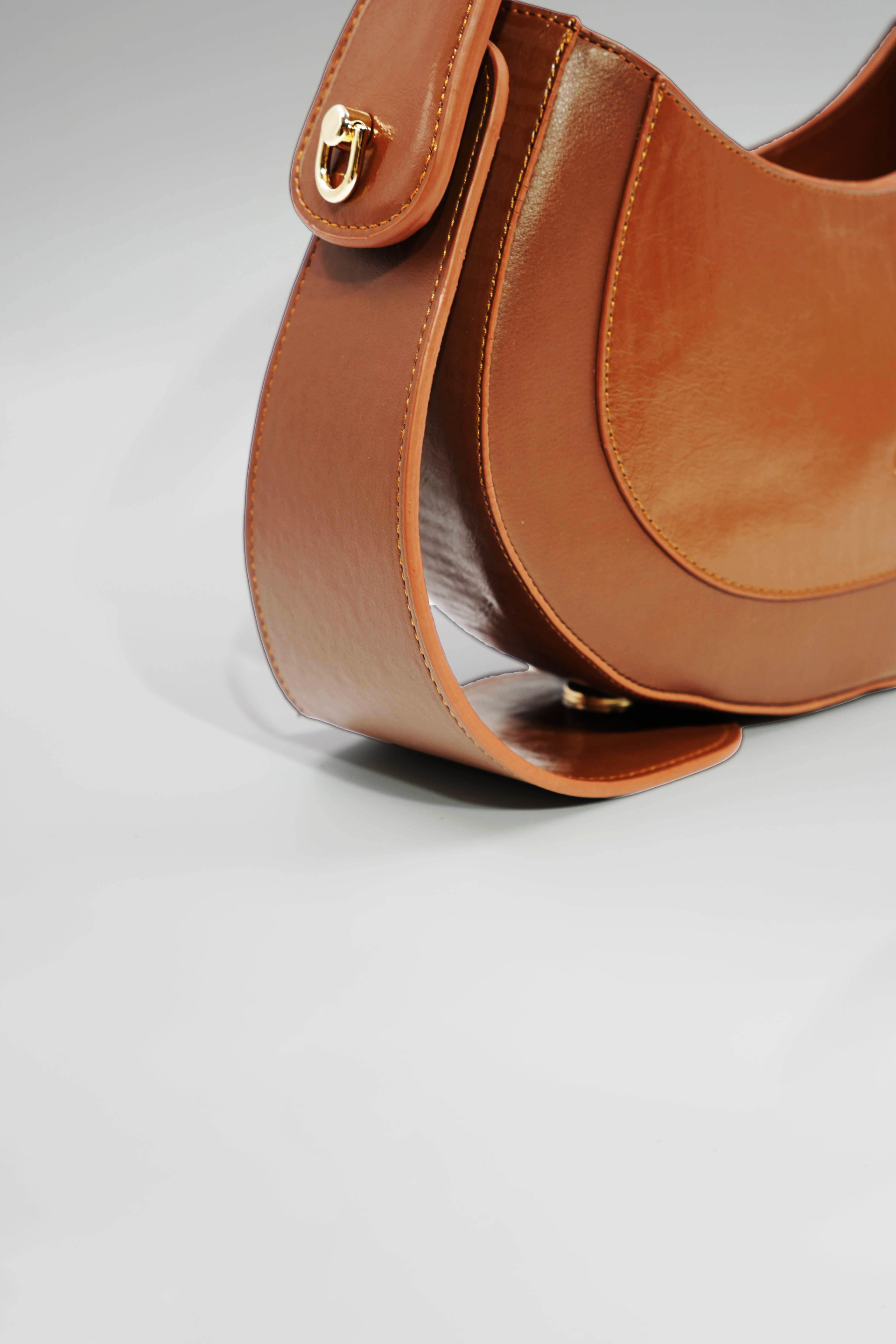 Zaria Exclusieve Dames Schoudertas – Uniek Designer - Model in Bruine Earth Color Luxe Statement Tas