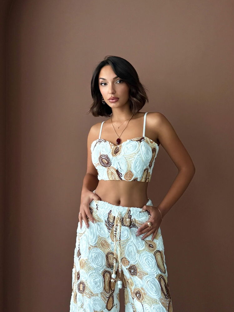 Broderie Line by AroeFashion - Crop Top met Vlinderpatroon