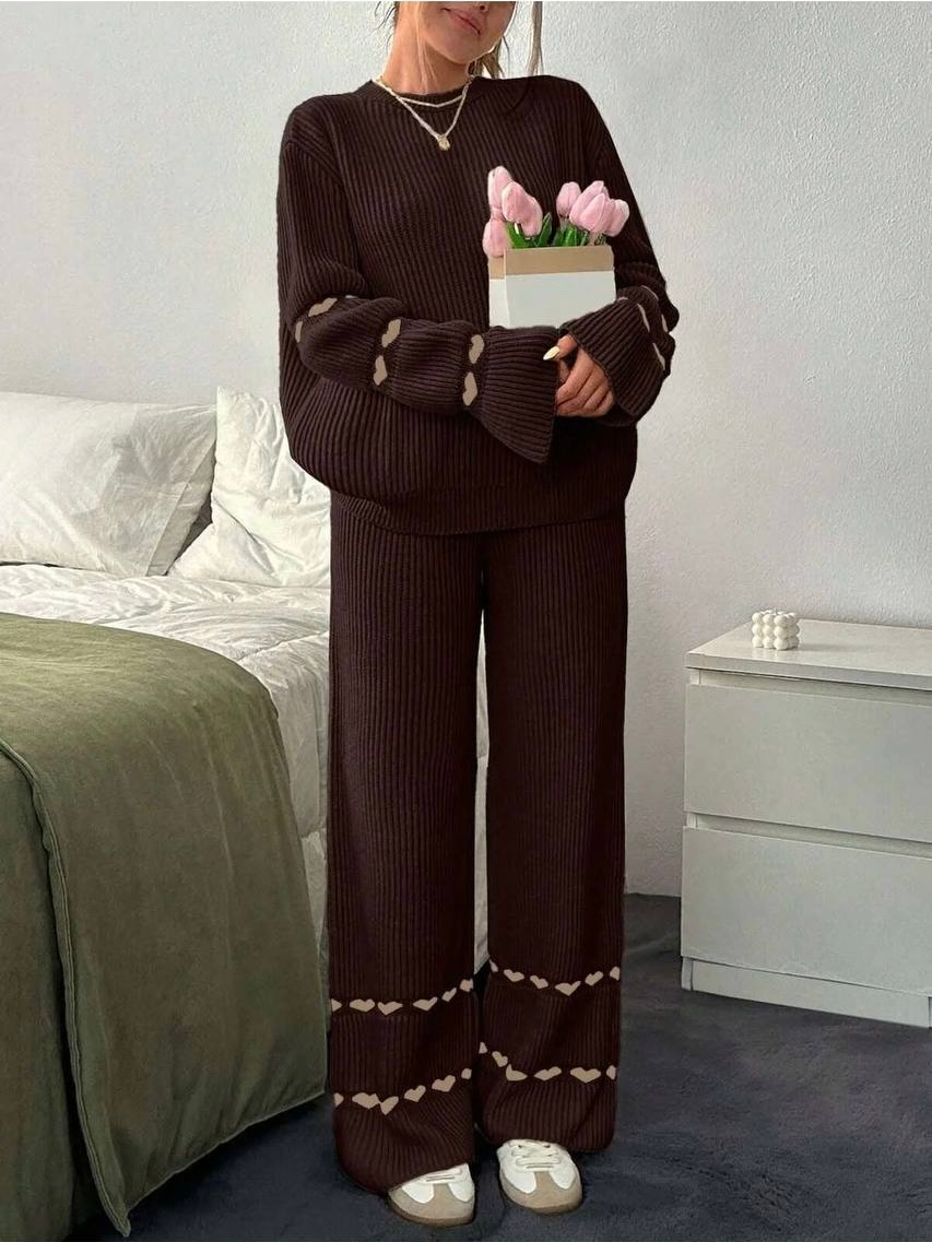 Bruine Gebreide Loungewear Set – Hartjes Detail – Oversized Knit – Two Piece – One Size