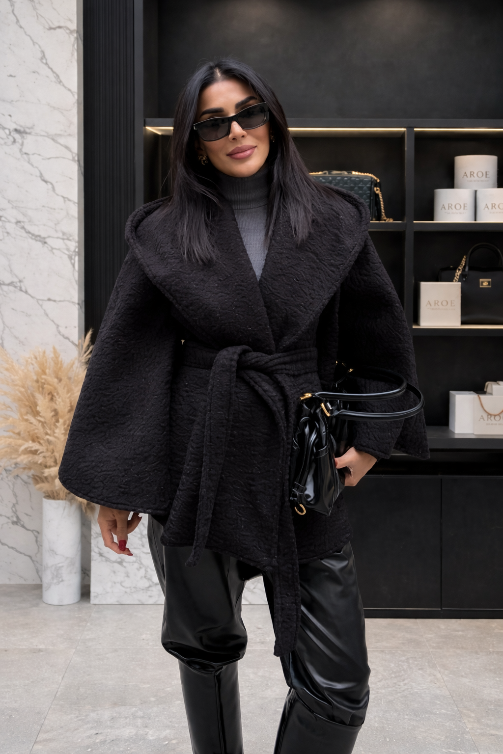 Zwarte Luxe Elegante Poncho met Cape & Ceintuur – Elegante Dames Mantel