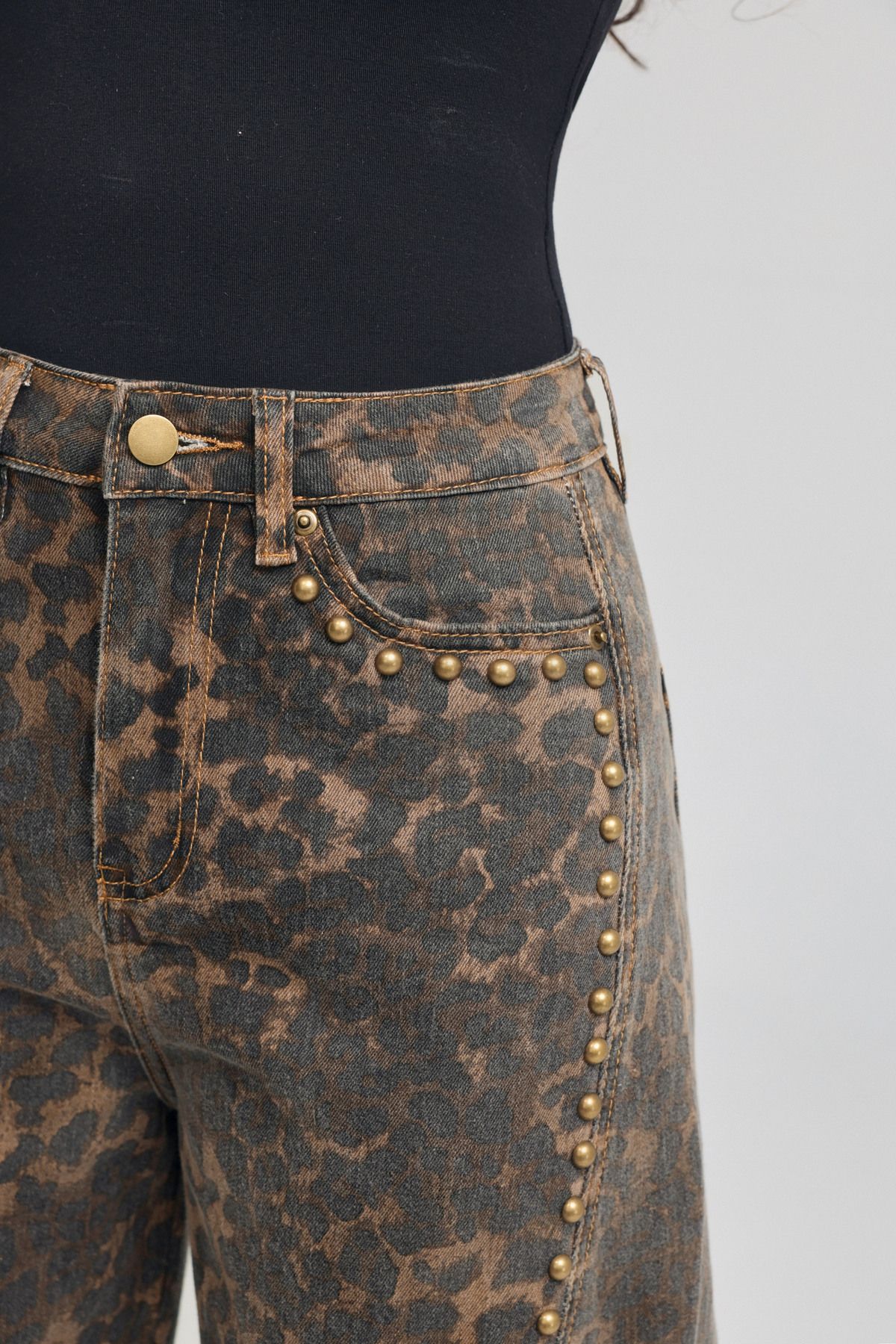 Leopard Balloon Jeans met Stud Details – High Waist Dames