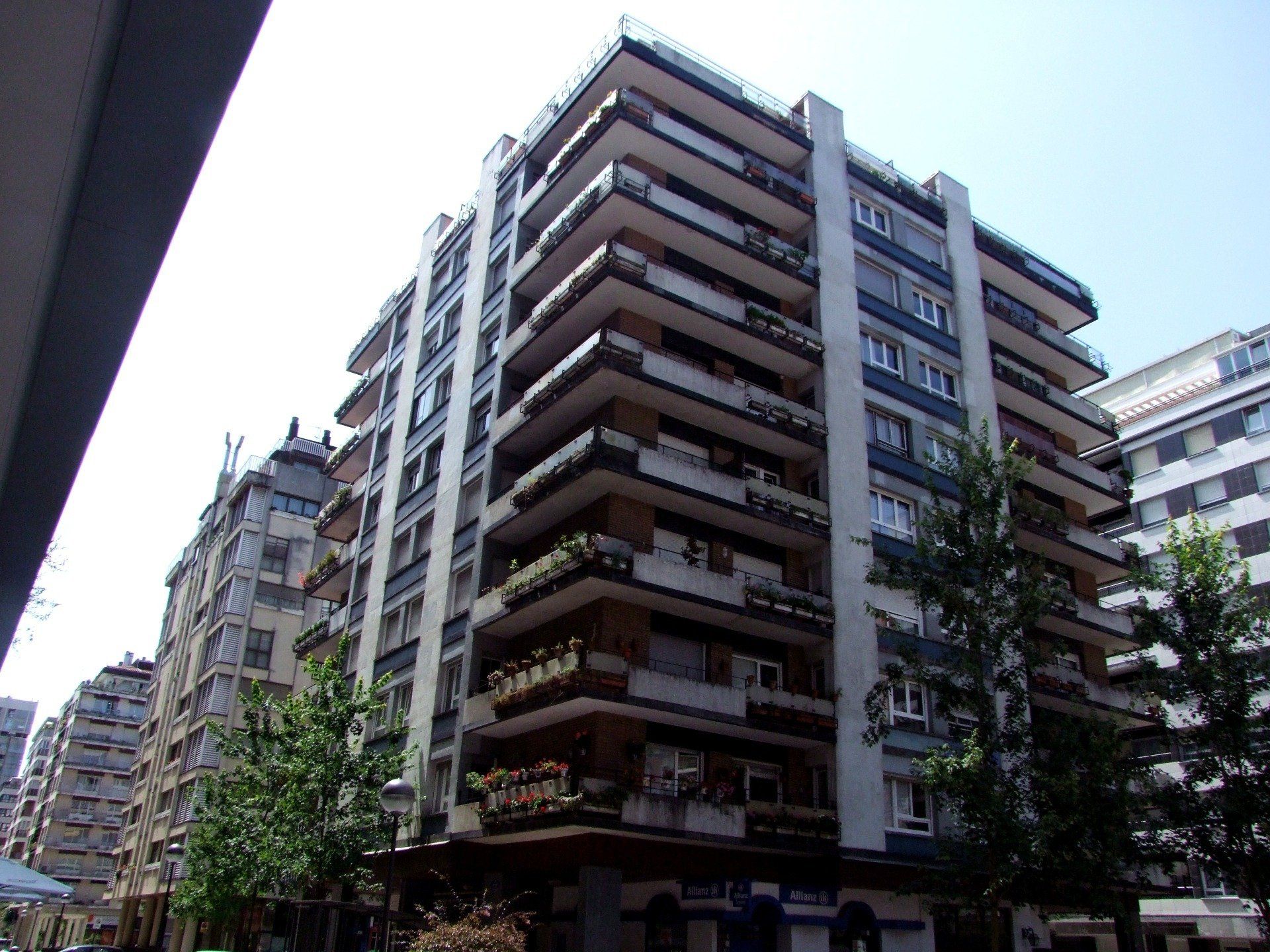 fachada edificio gipuzkoa