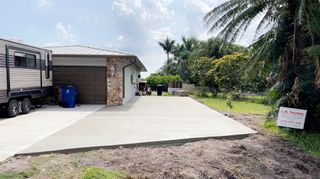 wet cement in Concrete Driveways Fort Myers, FL wet cement in Concrete Driveways Fort Myers, FL