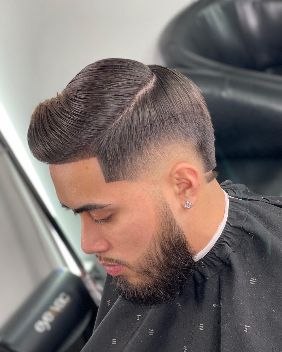 South Elgin Best Gentlemen's Barber Lounge