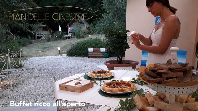 Buffet breakfasts at Glamping Pian delle Ginestre