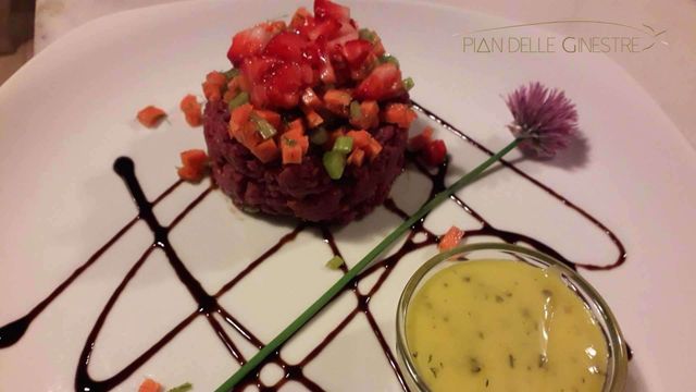 Carpacci with Tuscan recipes from Ilaria's kitchen - Sassetta