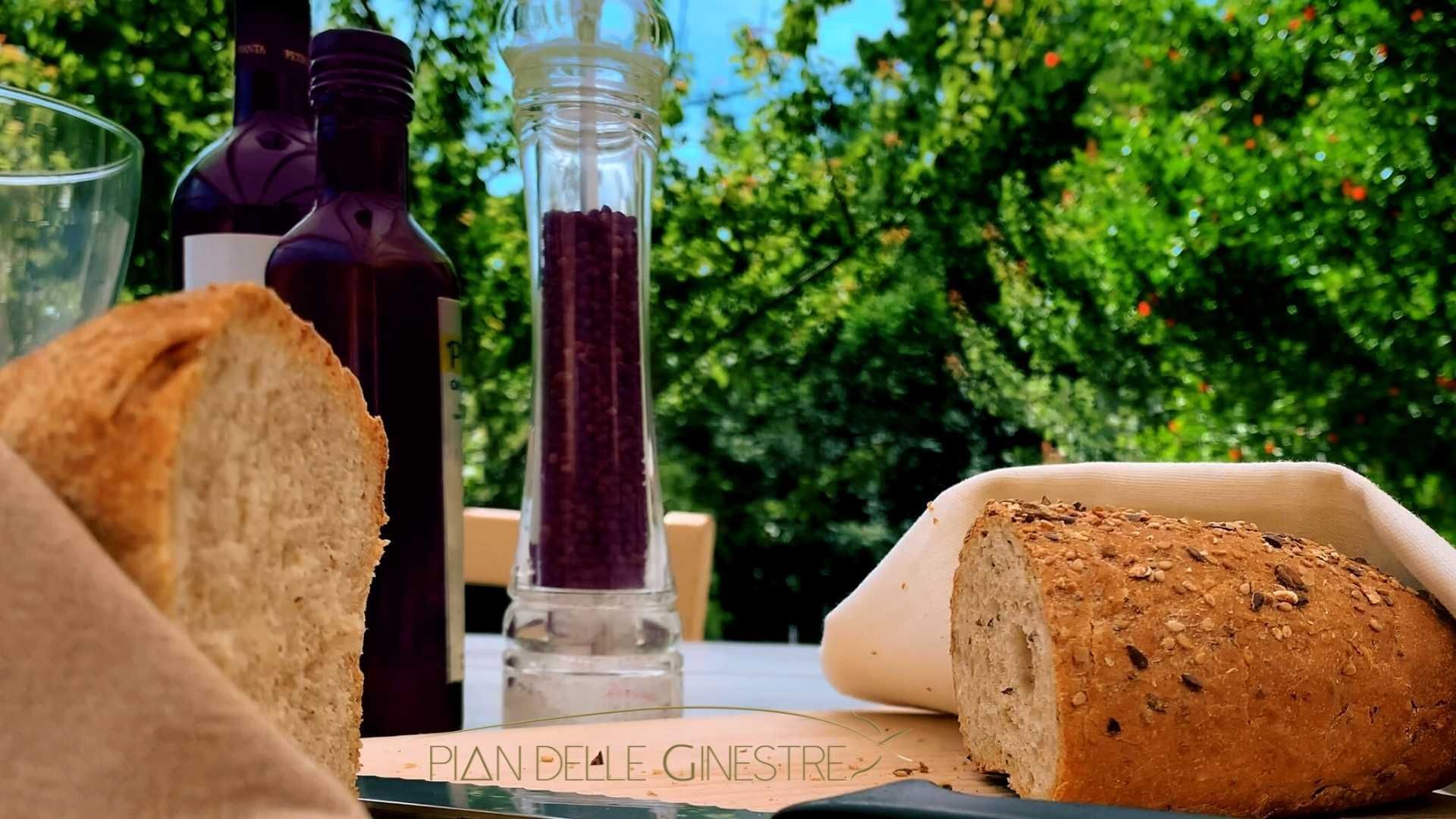 Pane casereccio fatto in casa. Pian delle Ginestre