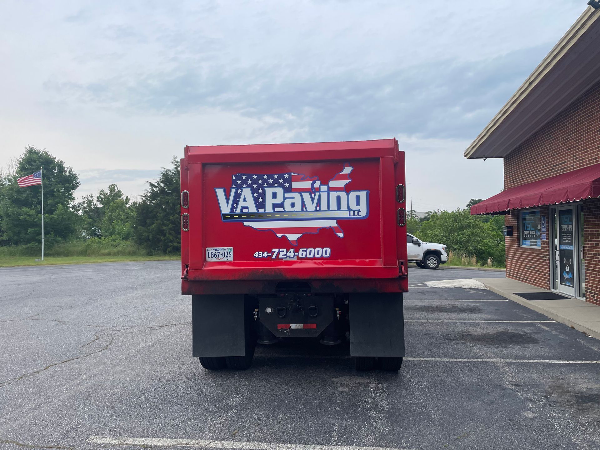 VA Paving LLC – your local paving companies near Dry Fork, VA – specializing in asphalt overlays & sealcoating.