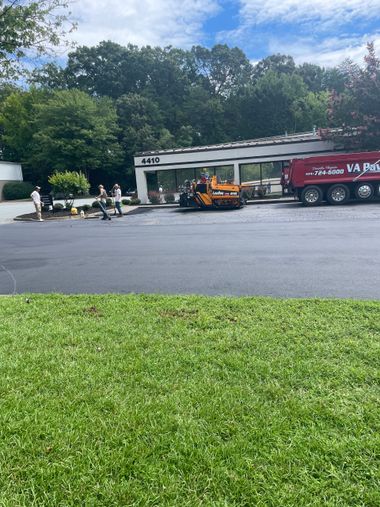 Grading & drainage for asphalt – VA Paving LLC prepares solid foundations in Chatham, Java, Sutherlin & Altavista, VA. Call (434) 724-6000.