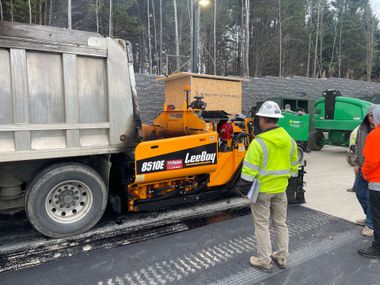 Driveway paving contractor – VA Paving LLC creates smooth, lasting asphalt driveways in Danville, Ringgold, Gretna & Halifax. Call (434) 724-6000.