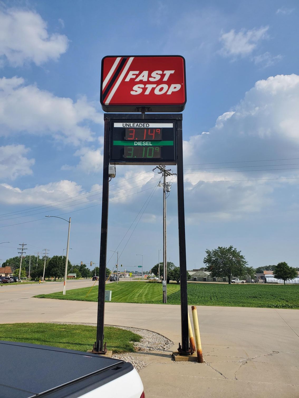 Morrissey Crossing Pylon Signages — Bloomington, IL — Super Sign Service