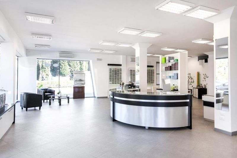 negozio di ottica interno