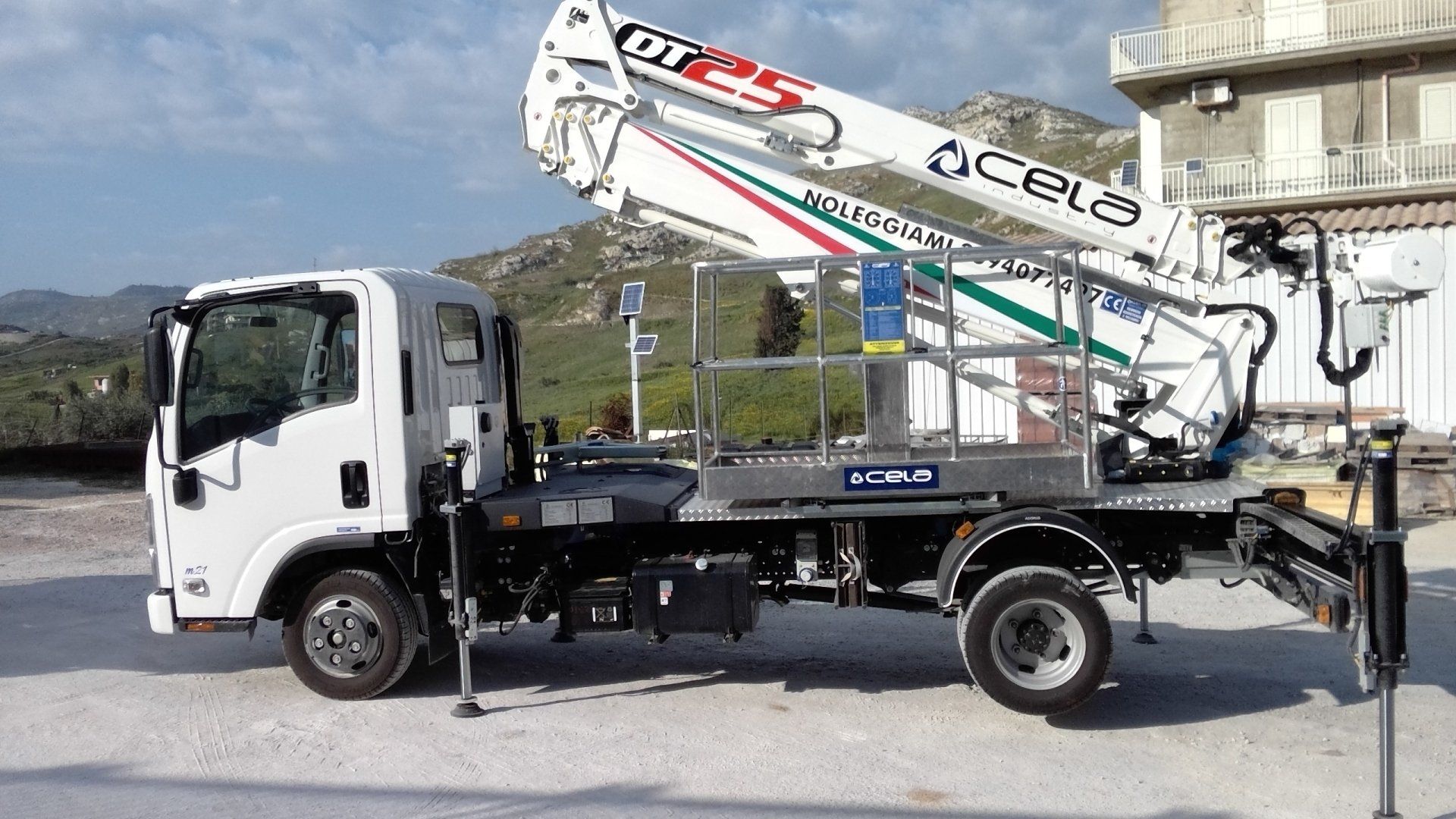 noleggio piattaforma aerea professionale