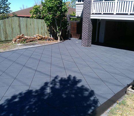 Motor tool to smooth concrete — Concrete Driveways in Toowoomba, QLD