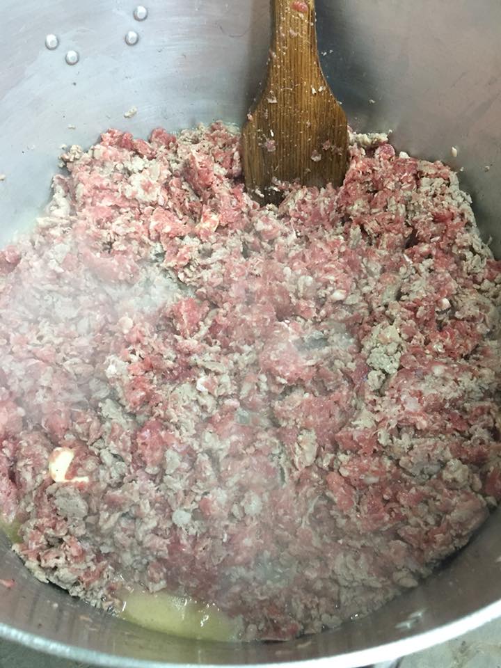 preparazione di piatto a base di carne