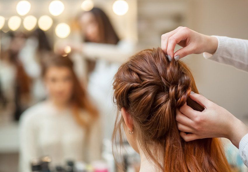 women's hairstyling