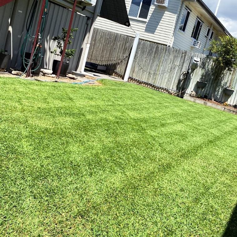 Elegant Lawn Land - Gardener in Heatley, QLD