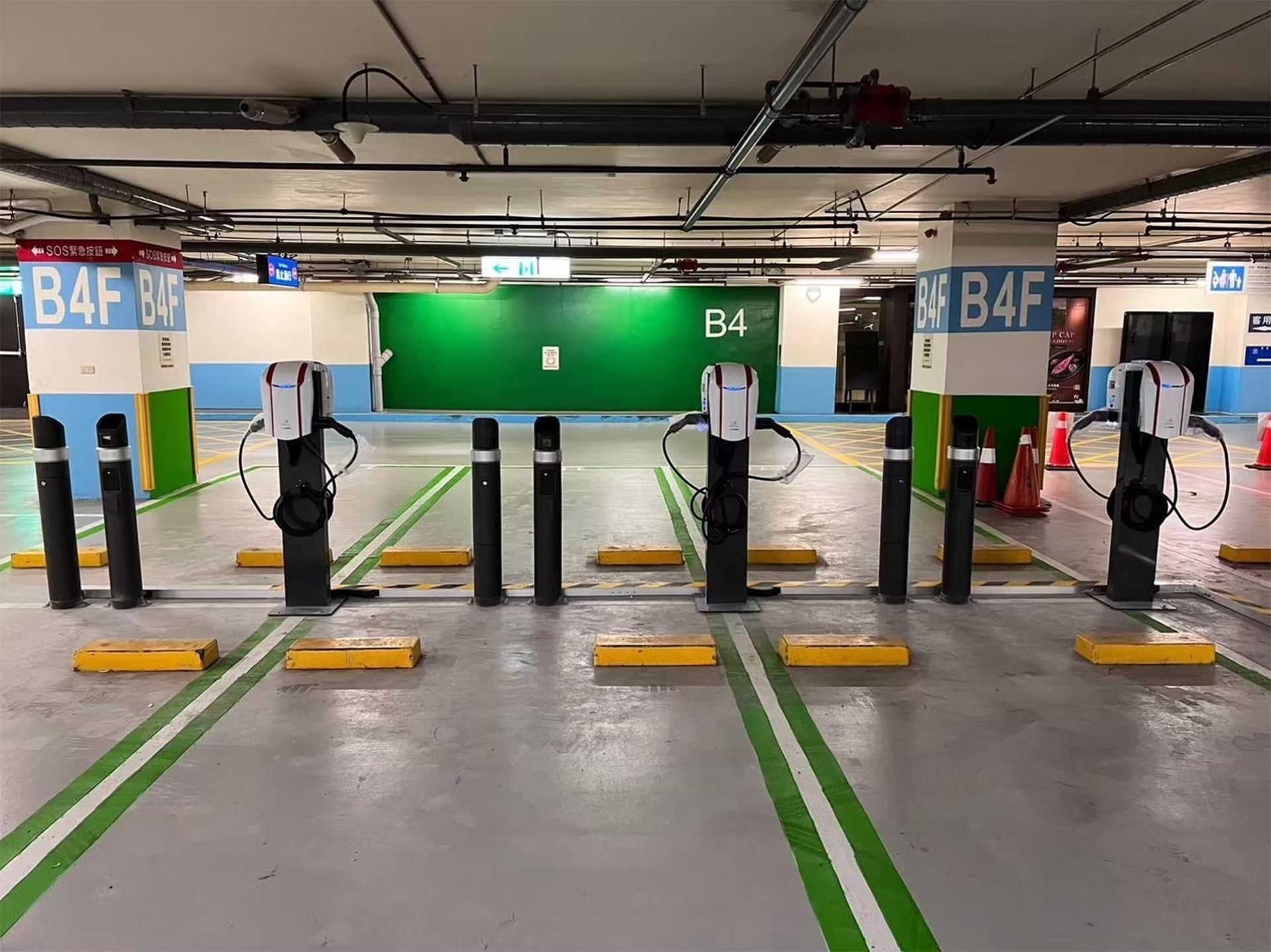 EVRun和潤電能+新光三越停車管理系統+車牌辨識+新光三越APP