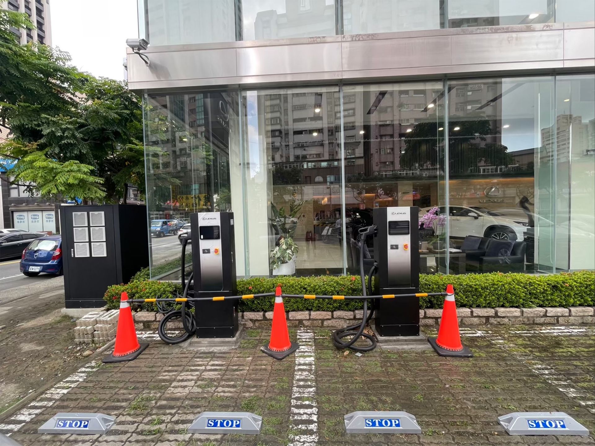 LEXUS高都汽車_建國營業所訂閱LINE@+CCMS