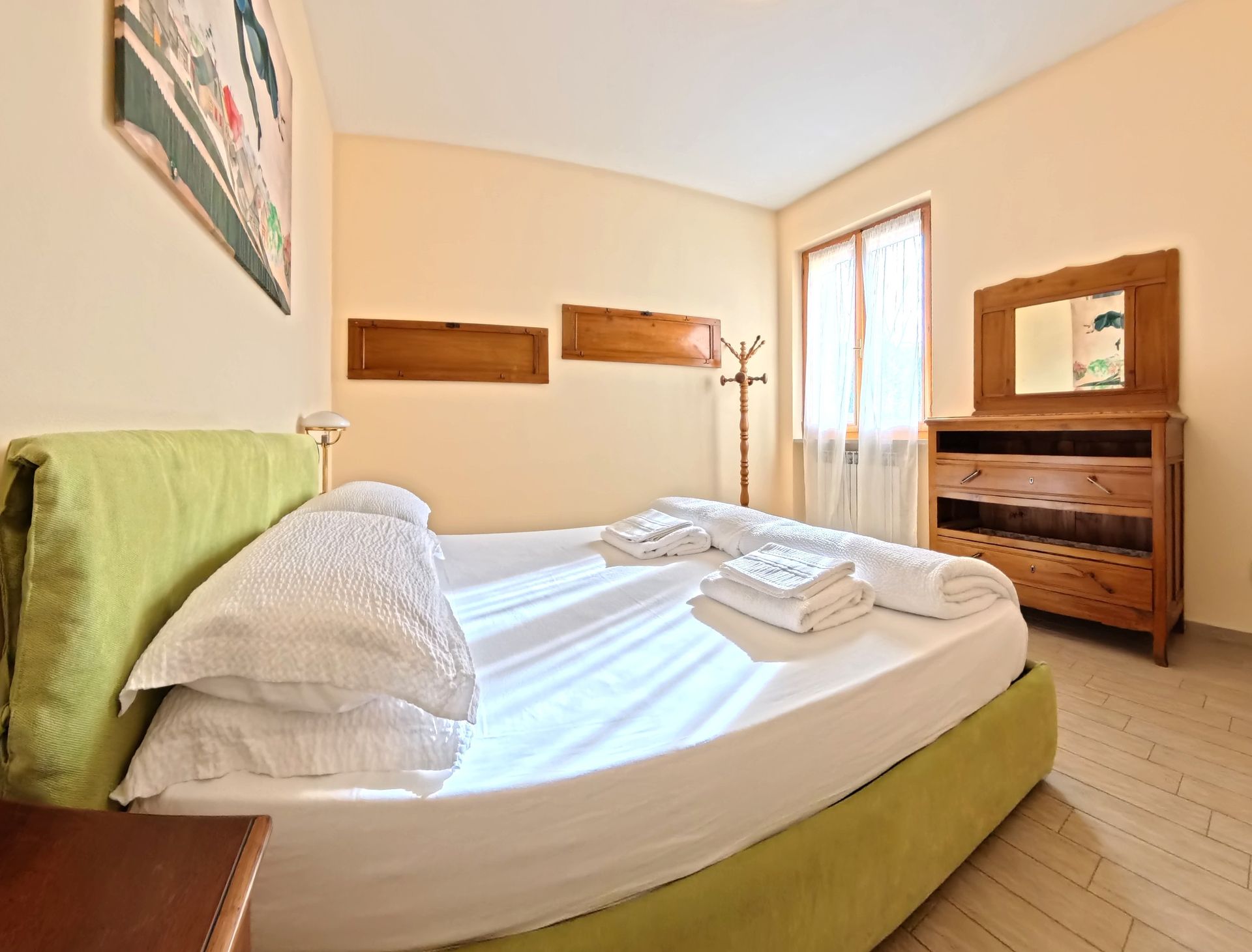 camera suite con vista Lago di Garda e Monte Baldo