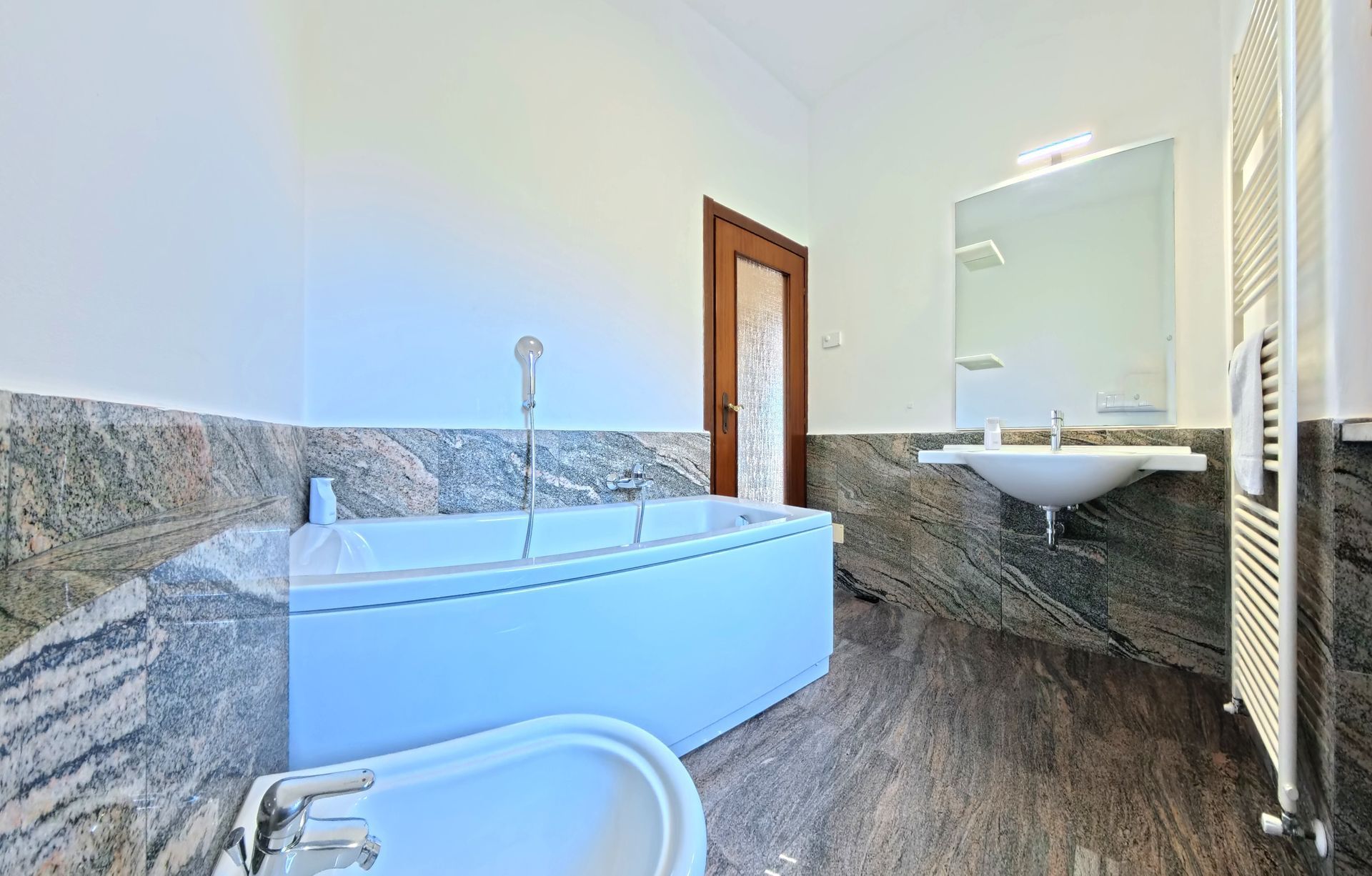 bagno moderno Villa Arianna Lago di Garda