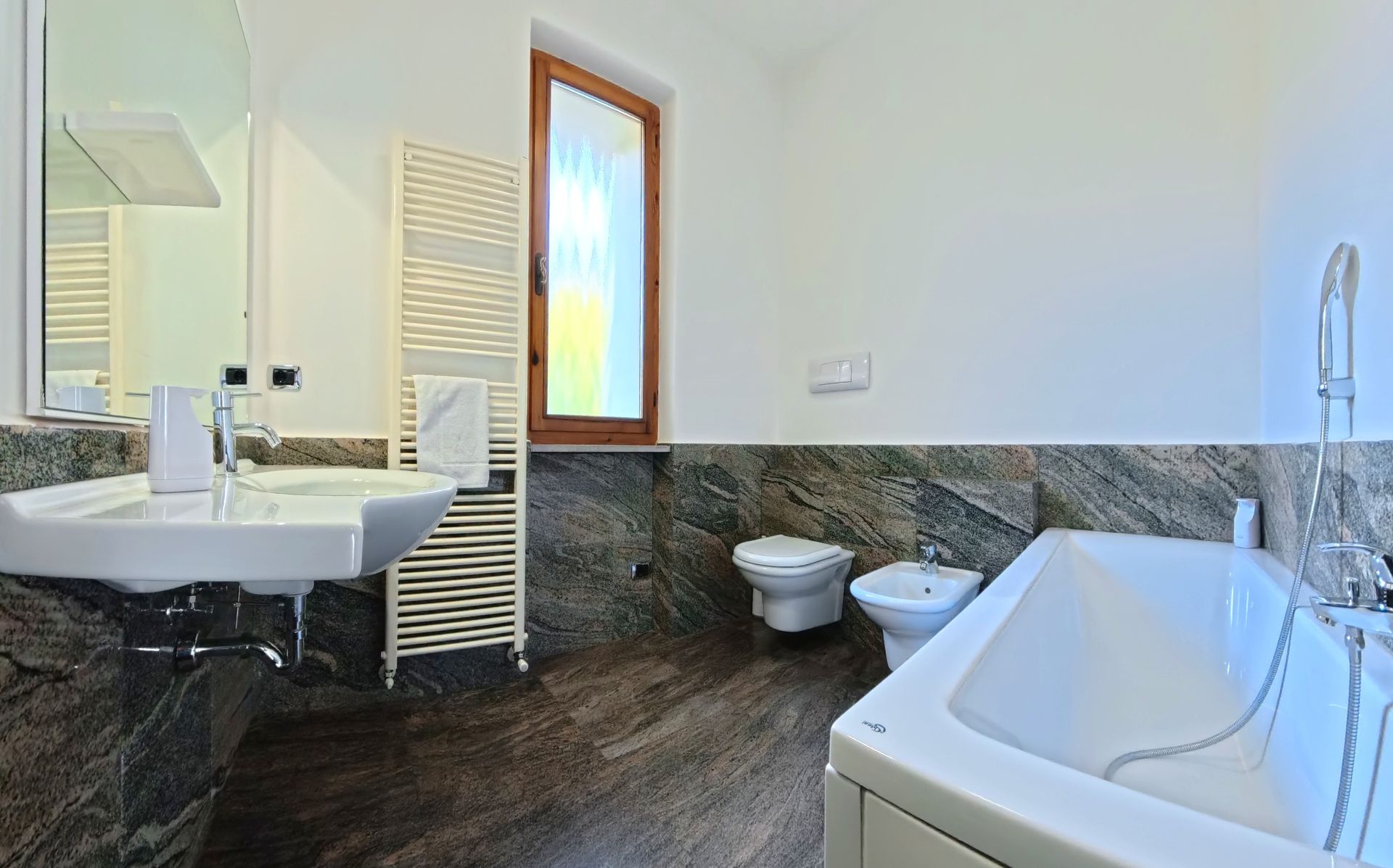 bagno moderno Villa Arianna Lago di Garda
