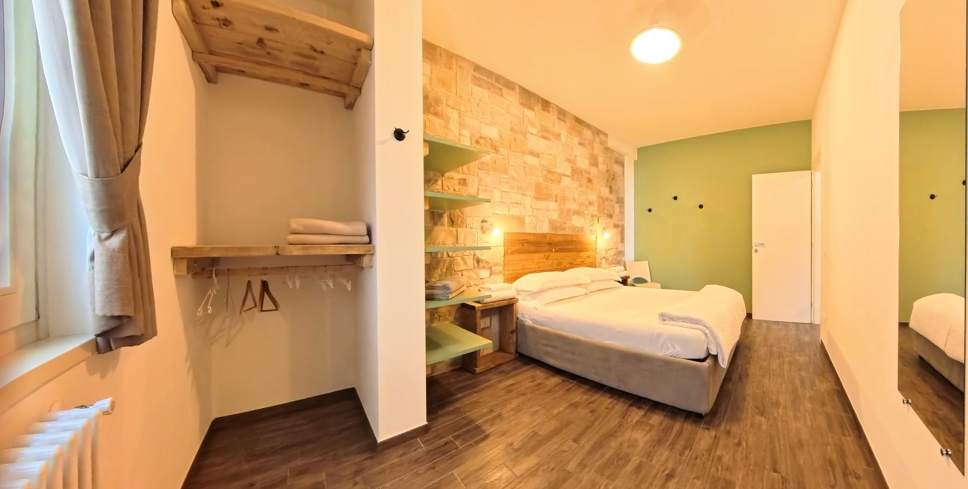 appartamenti Oasi Da Vinci con vista Lago di Garda e Monte Baldo