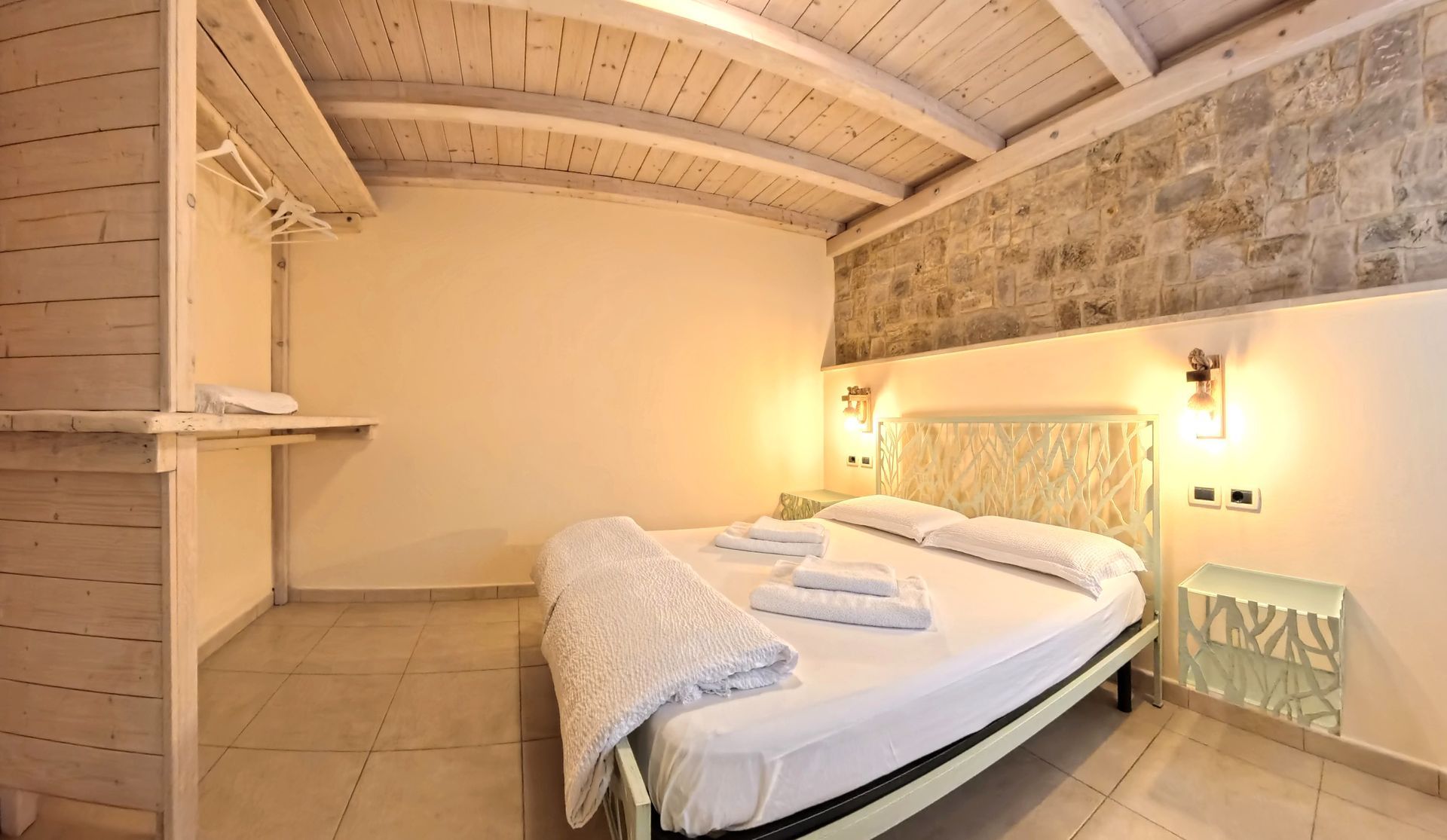 camera da letto accogliente casa vacanza Lago di Garda