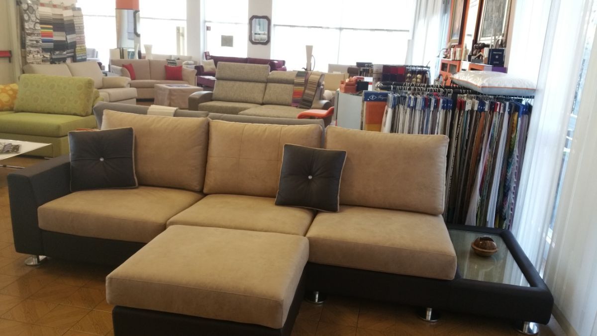 Divano con chaise longue