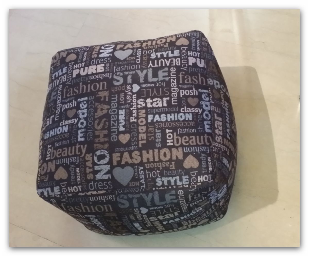 Pouf rivestito in tessuto