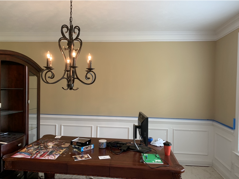 A black box with three bottles inside of it that says esporaco