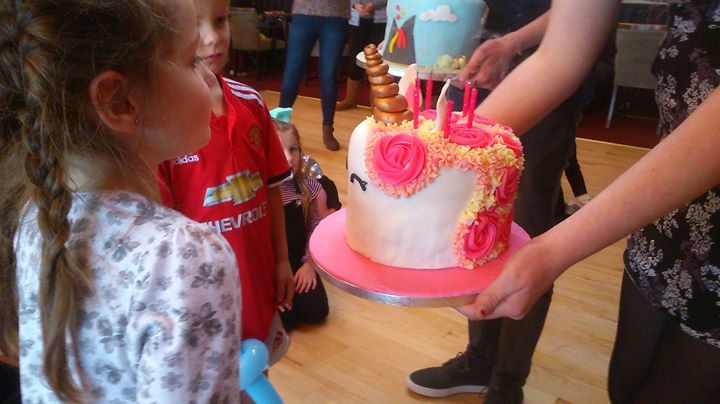 After the magic show a lovely Birthday party cake