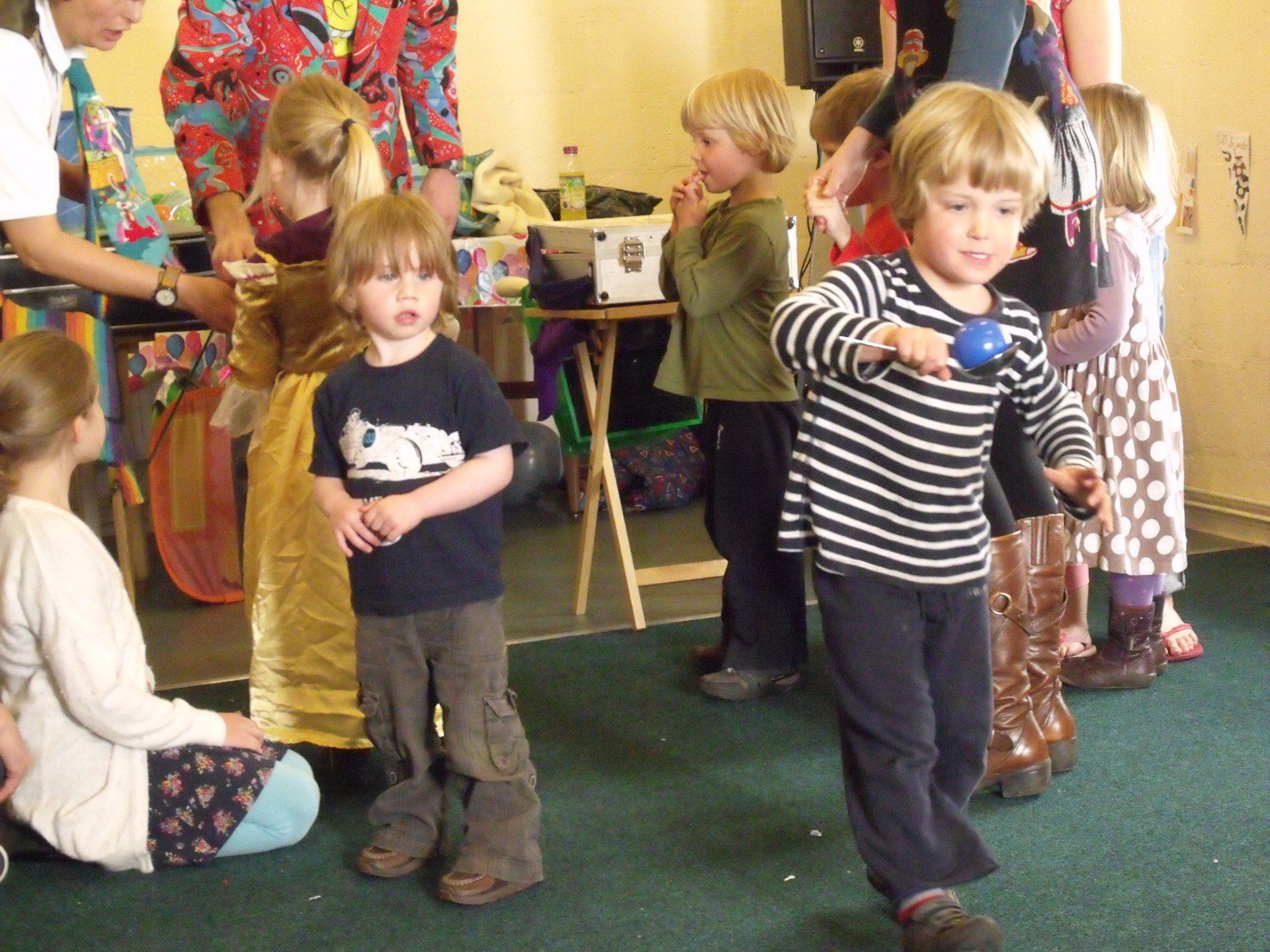 the young children with a magic party game