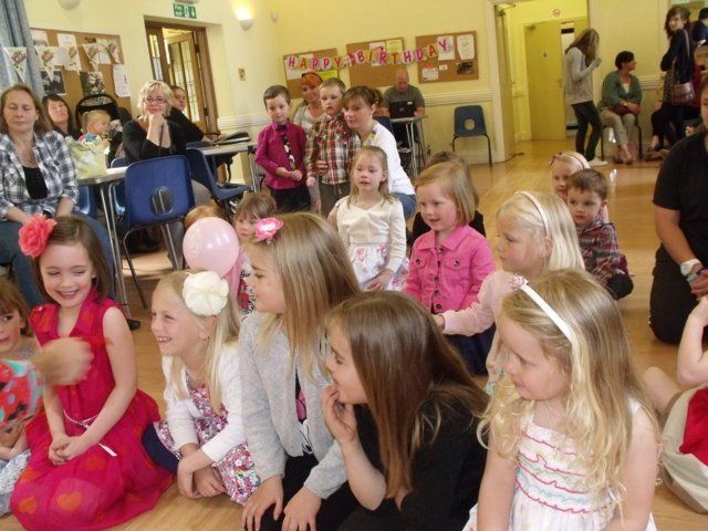 Wizzbang the birthday party entertainment Magician can provide Fantastic children's party entertainment